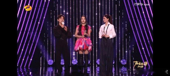 何炅何炅 你的朋友真的很拿得出手声鸣远扬谁还没看哭！生特吾姬舞台上演神仙友情，台