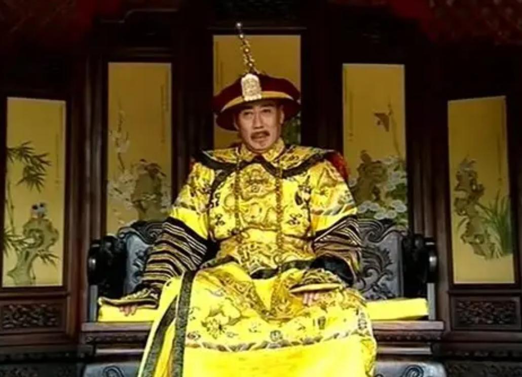 1912年，孙怀宝打算帮10岁的儿子孙耀庭净身，送到皇宫当太监混口饭吃，谁知咔嚓