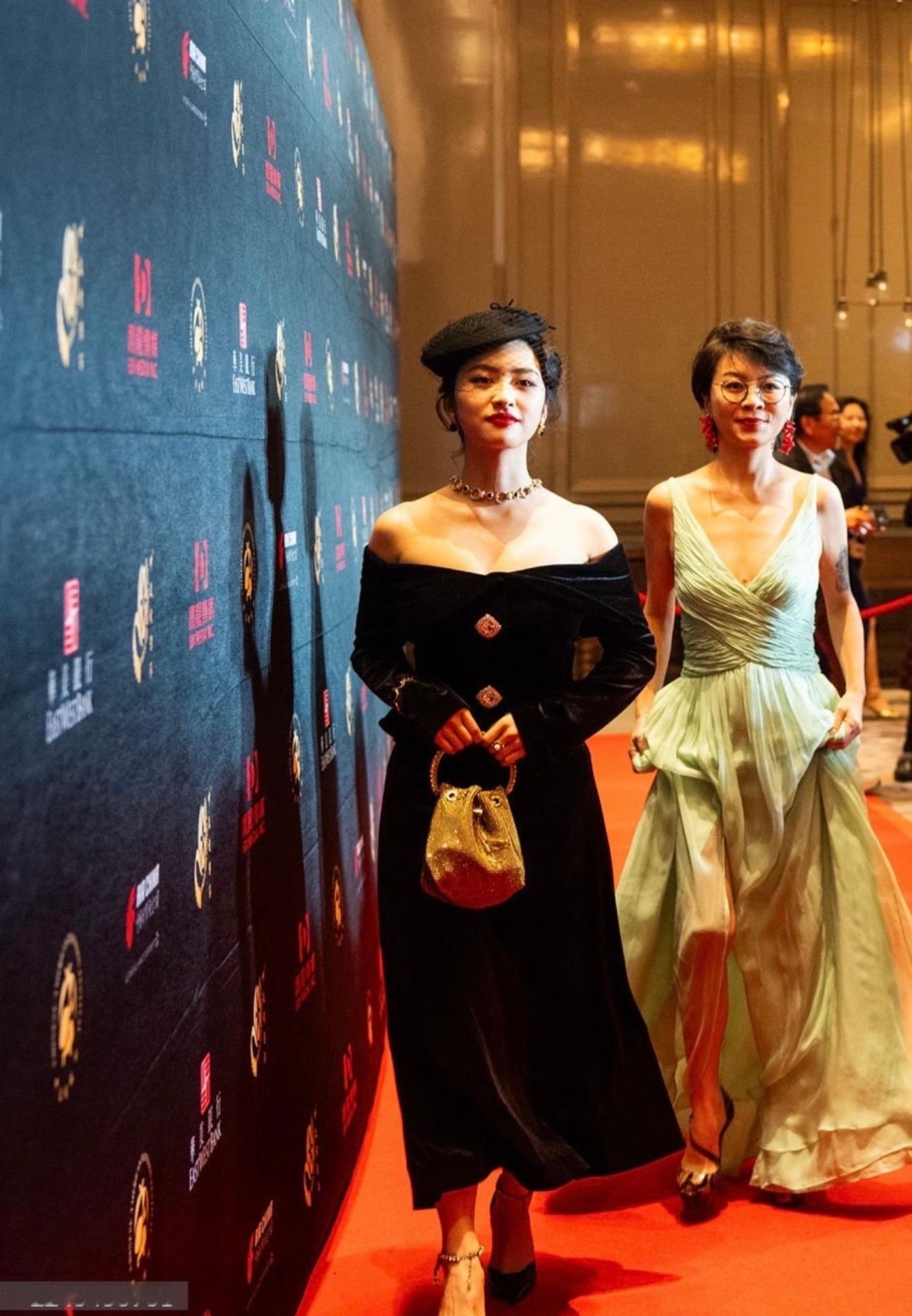 捡捡捡 回国回国（感觉此女是今年国外工作最多的人 ​​​