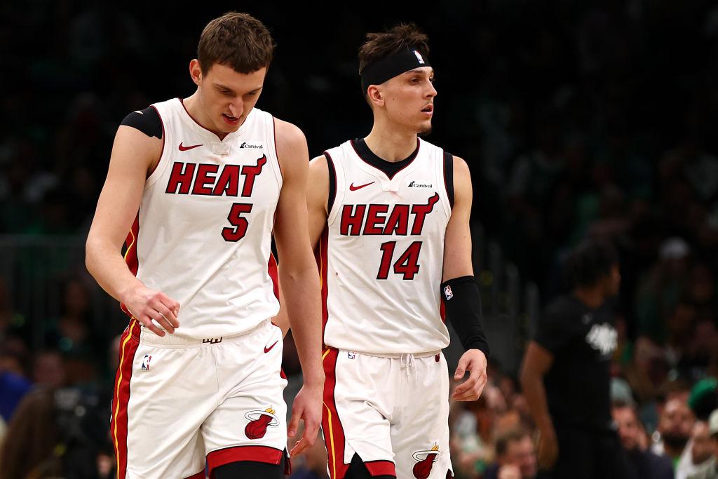 热火在周二官方宣布，尼古拉·约维奇右肘的核磁共振检查结果显示为挫伤并伴有皮肤撕裂