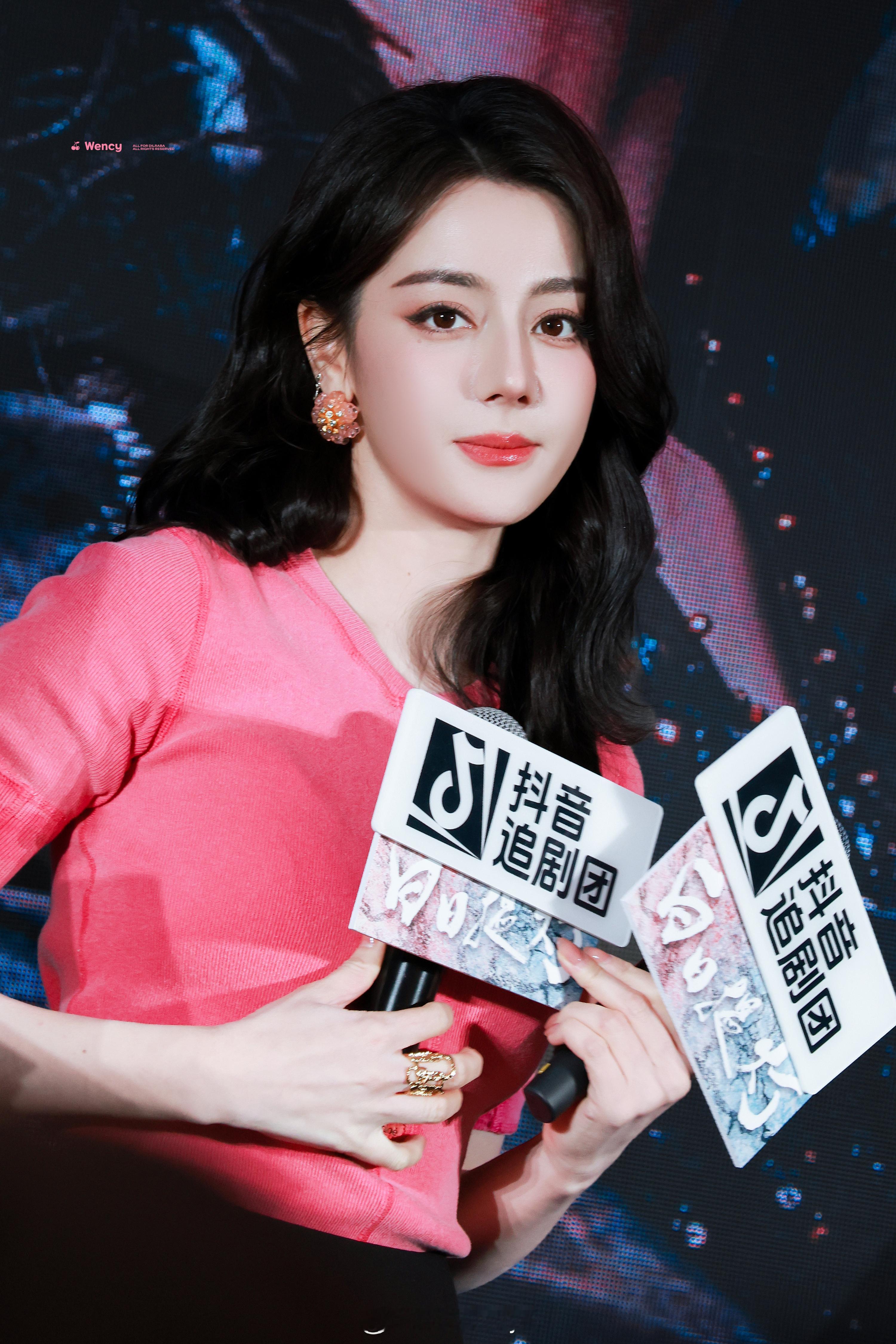 没想到吧，这个温西还有追剧团有2k张存货 美萌姐姐想你🥺 