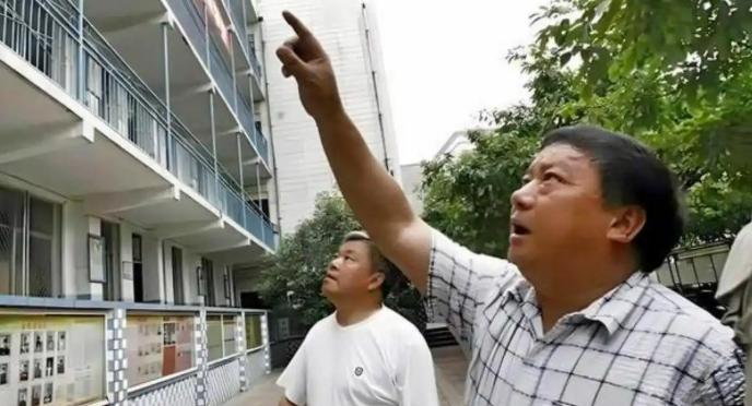 科学都无法解释！ 2008年，正在绵阳出差的叶志平，感受到剧烈摇晃的他疯了似的往