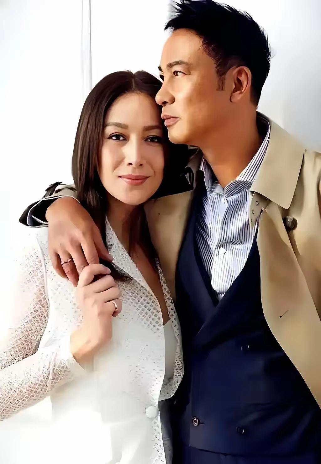 任达华当年铁了心丁克，和琦琦潇洒满世界飞，结果2006年琦琦意外怀孕，他当场怂了