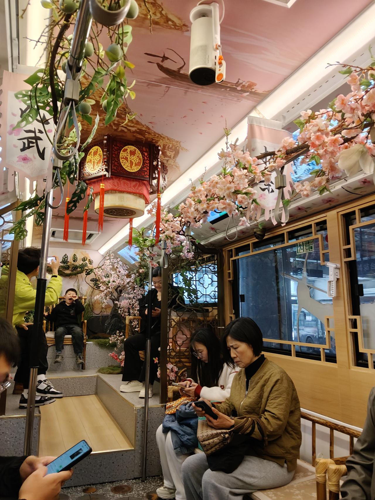 教育高度集中到四中，五中
其实下边县里的孩子到市里读书也是非常辛苦的
四中，五中