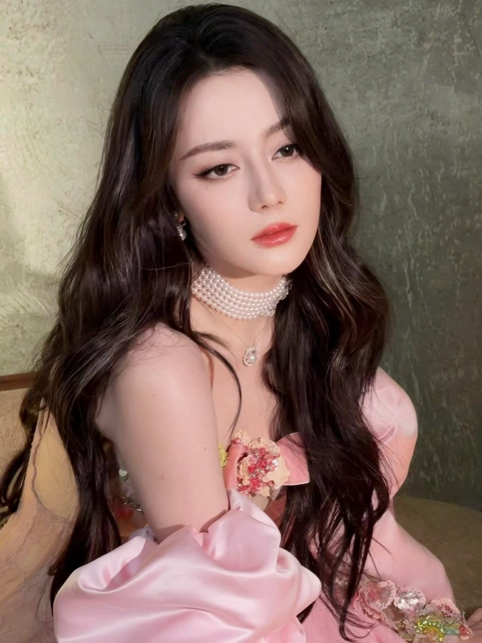迪丽热巴见面会合影迪丽热巴见面会大合影迪丽热巴见面会大合影 ​ ​​​
