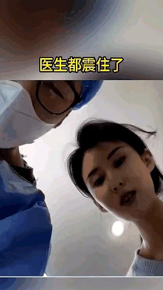 你说这女人脑回路有多清奇？
老公车祸送医院抢救，医生费劲巴拉把人救回来了，结果刚