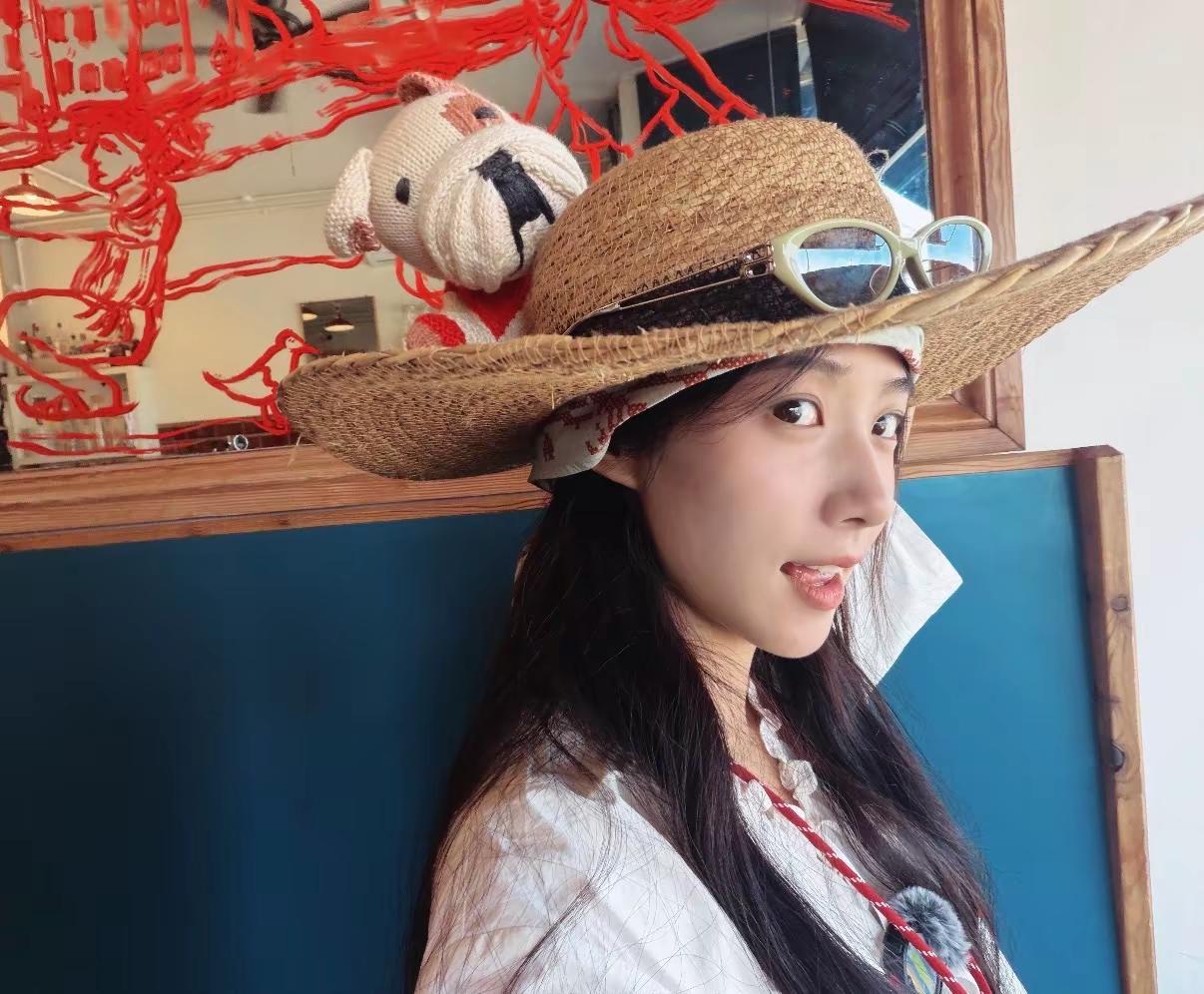 女孩 你太美好了卢昱晓
