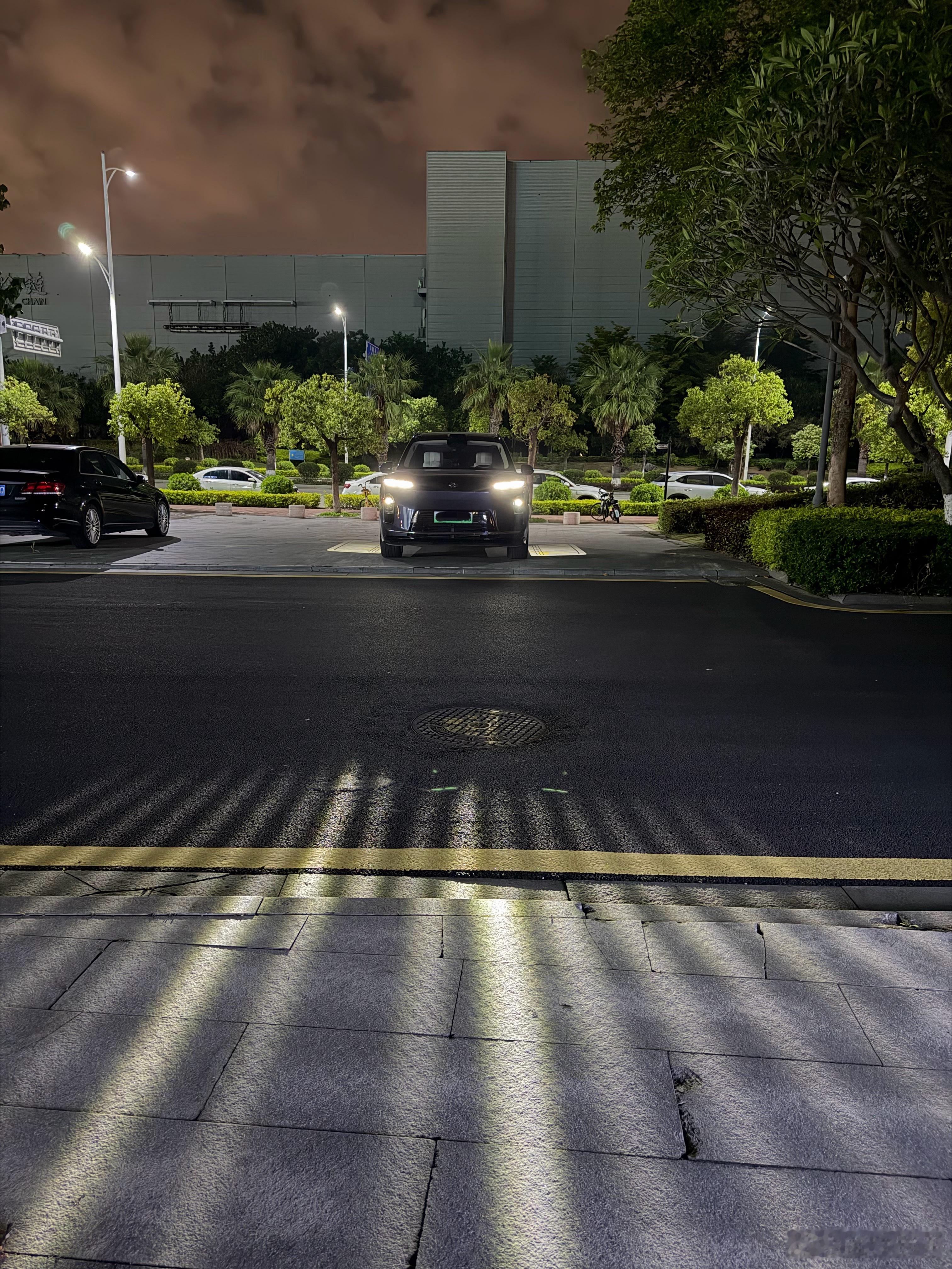 试试蔚来ES8，看看跟蔚来ES9到底有多大区别