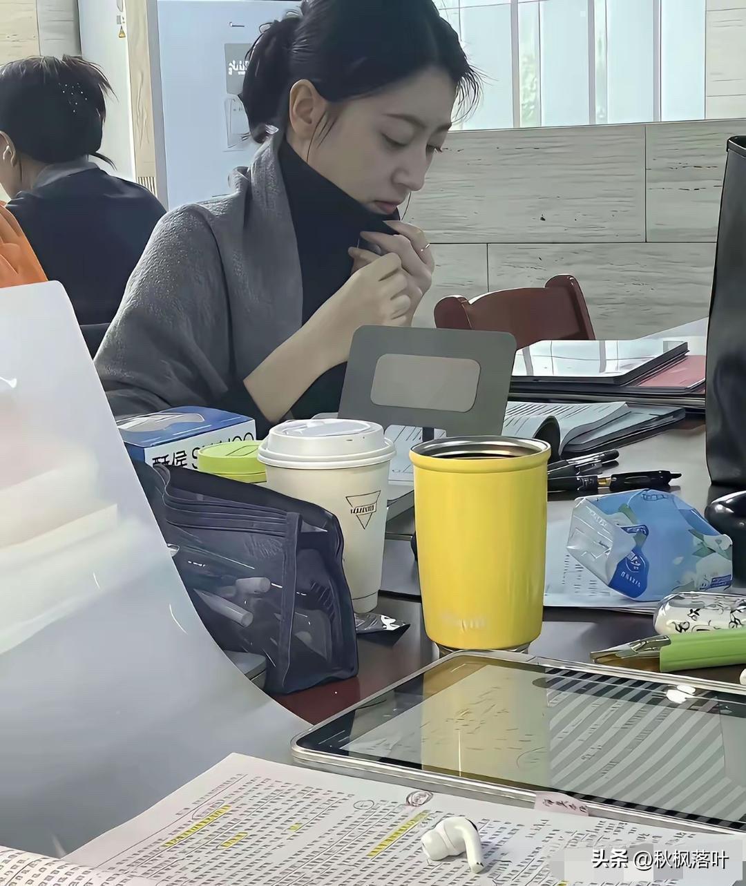 体制内再现超级美女