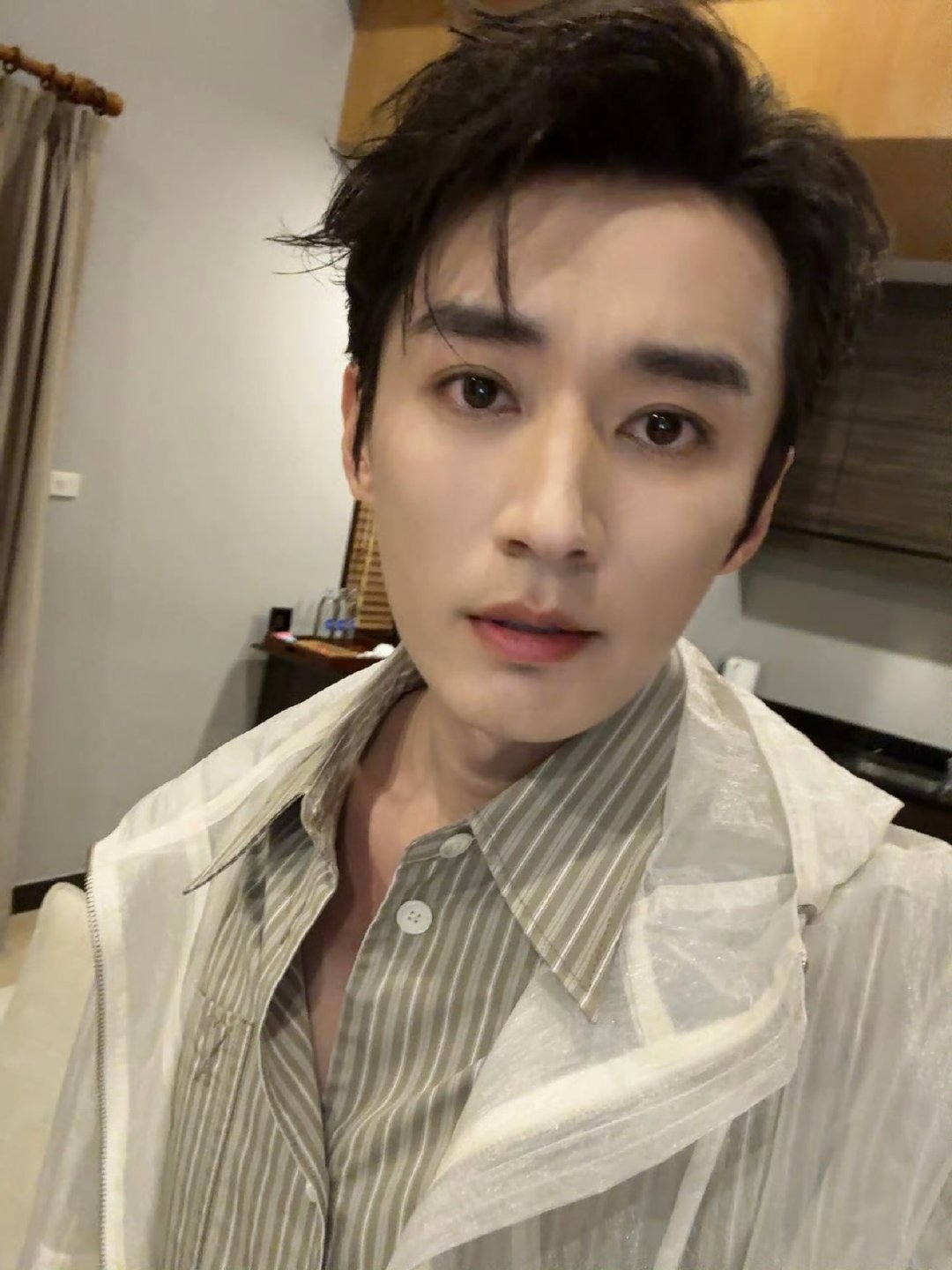 刘学义今日营业自拍，再多抖抖