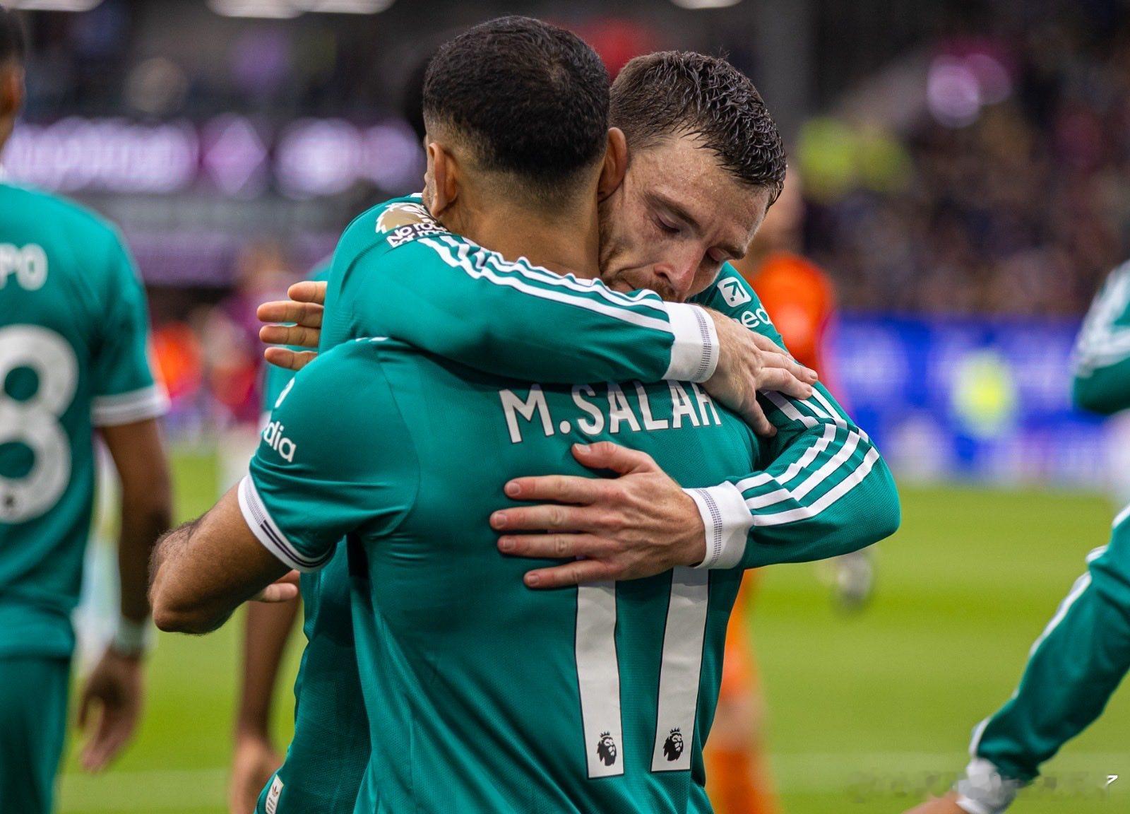 萨拉赫对于罗伯逊的告别：看着这些记录我们深厚情谊的照片，我甚至觉得即便对你的离队