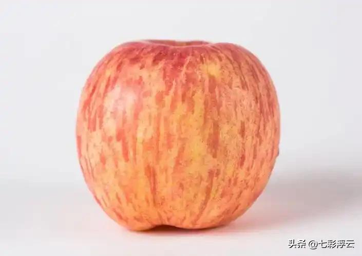 现在的苹果这么贵的吗？

明天早上准备给孩子做“苹果小米粥”，于是就来到超市准备