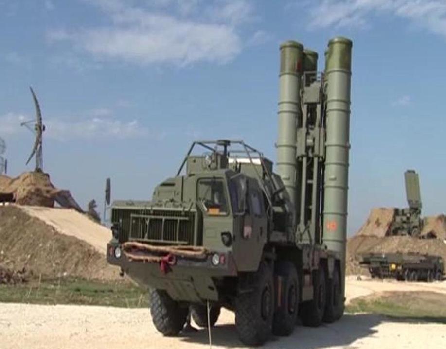 伊朗南部海岸线部署大批导弹
      伊朗革命卫队近日于伊朗南部海岸线大规模部