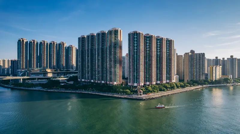 2025年，阿里、京东这些互联网巨头在香港“囤地买楼”，着实让人意外。阿里和蚂蚁