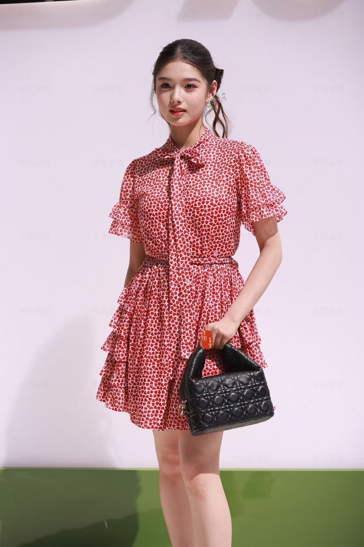 Dior女孩艾米，碎花裙活力一夏今天深圳Dior活动生图掉落 