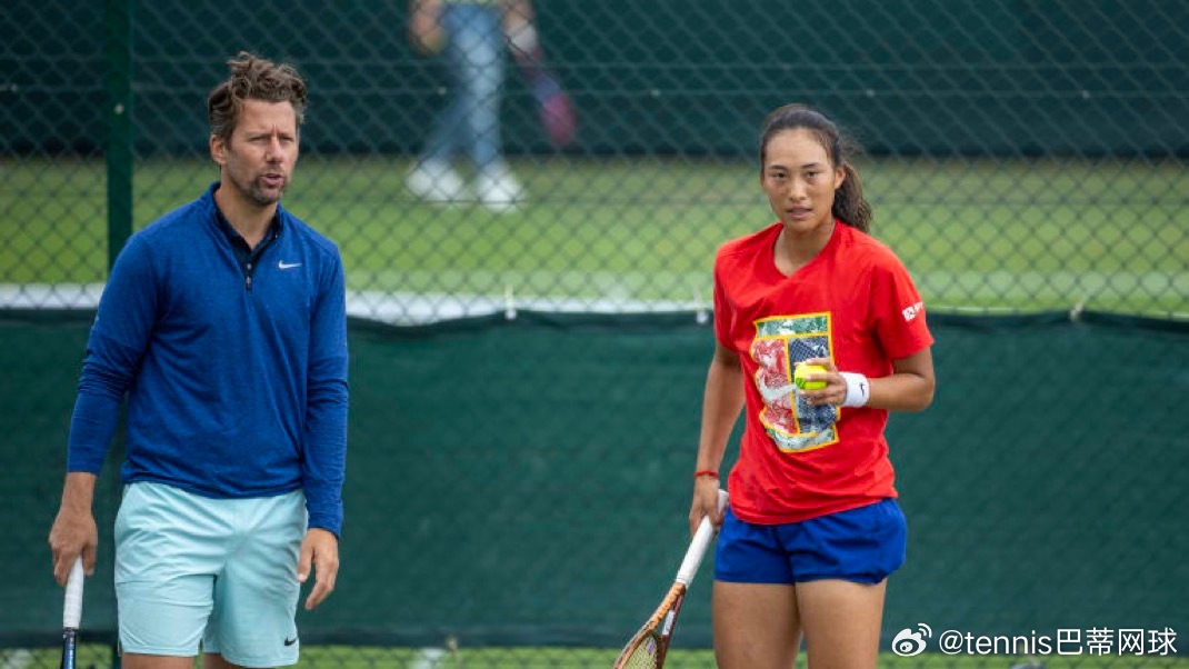 费赛特🇧🇪谈郑钦文🇨🇳郑钦文的前教练（现在斯瓦泰克的教练）费赛特周三接受