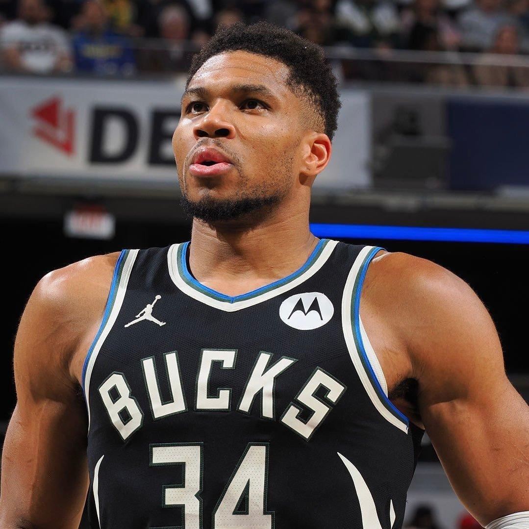 媒体爆料称雄鹿想帮字母哥一个忙把他交易到他想去的球队而他心仪的球队只有森林狼与热