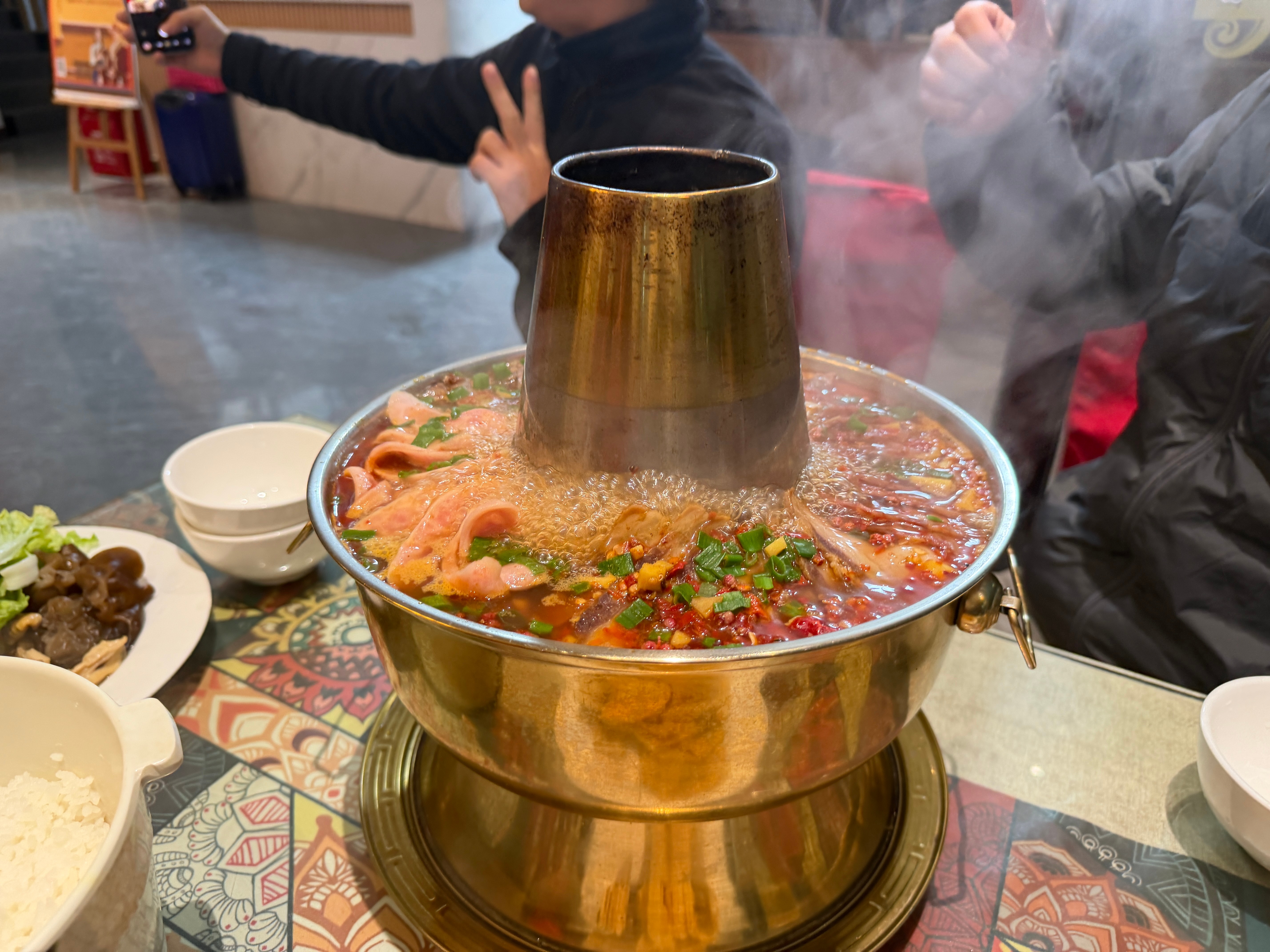 已到达四姑娘山镇！明天后天双刷四姑娘山二峰！ 硬起来。