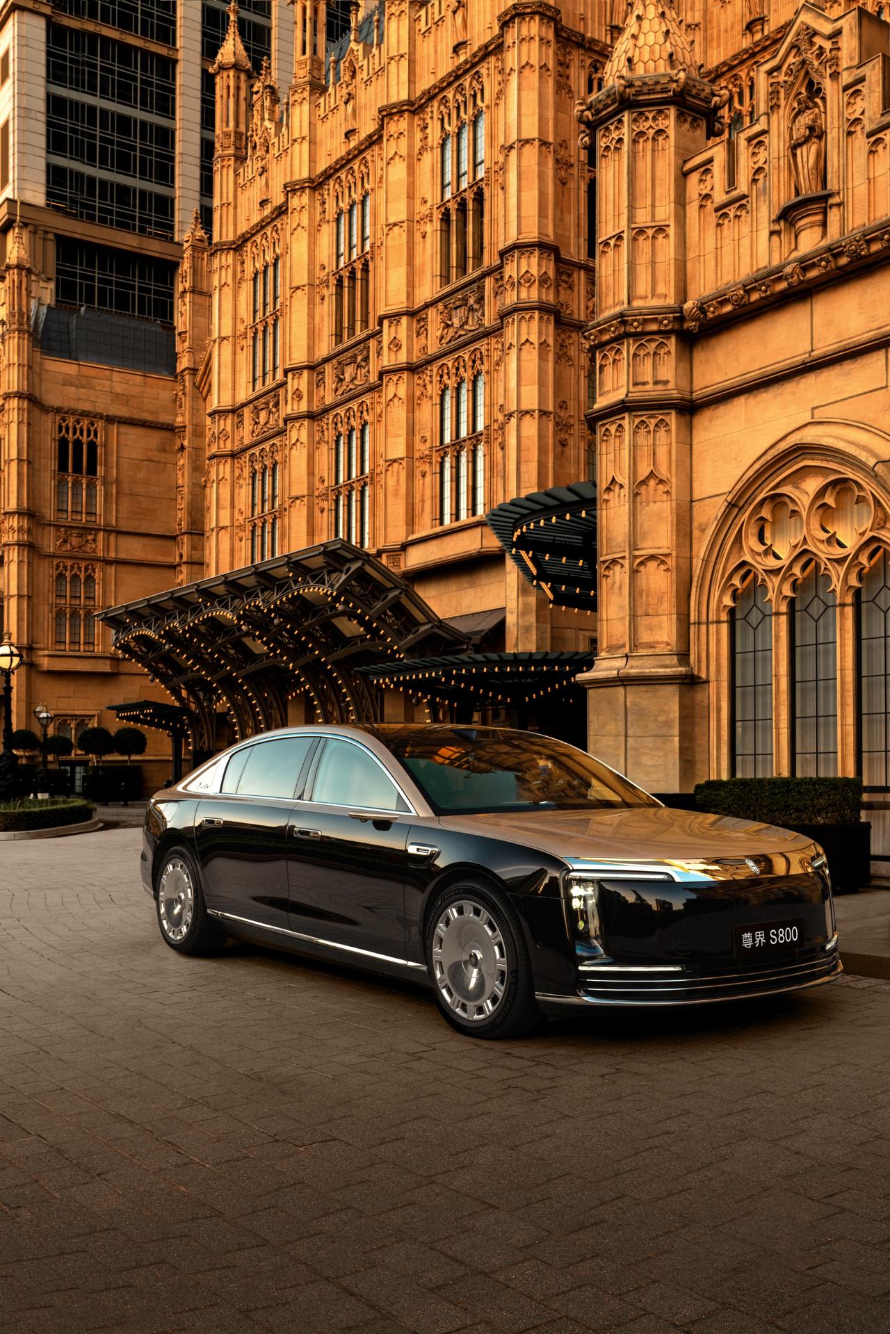 在2025《中国企业家》影响力年会上，一个细节值得玩味：越来越多的商业领袖，选择