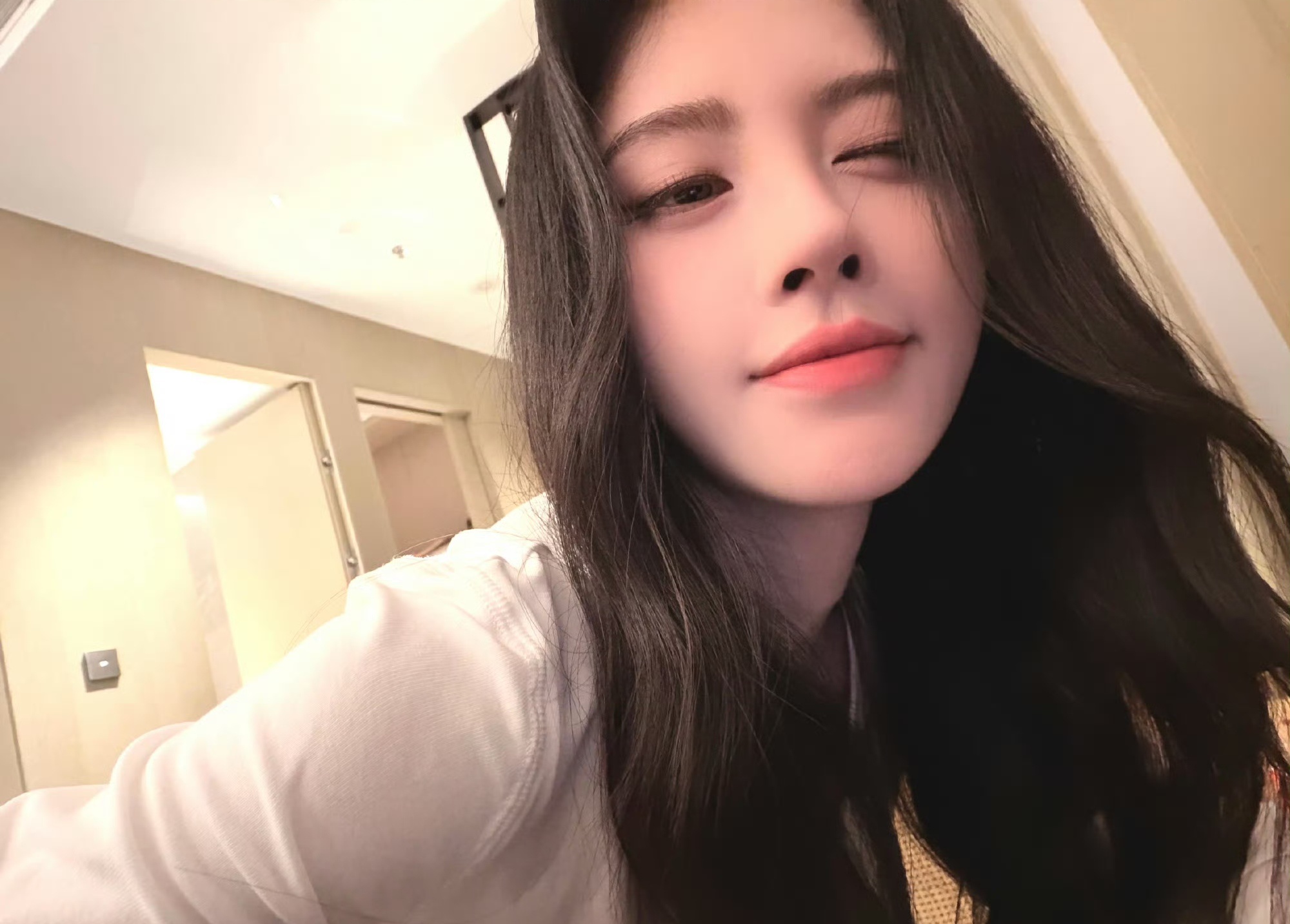 鞠婧祎[超话]jjy鞠婧祎万花世界jjy鞠婧祎苏绿夏“他听过震耳欲聋的掌声 见过