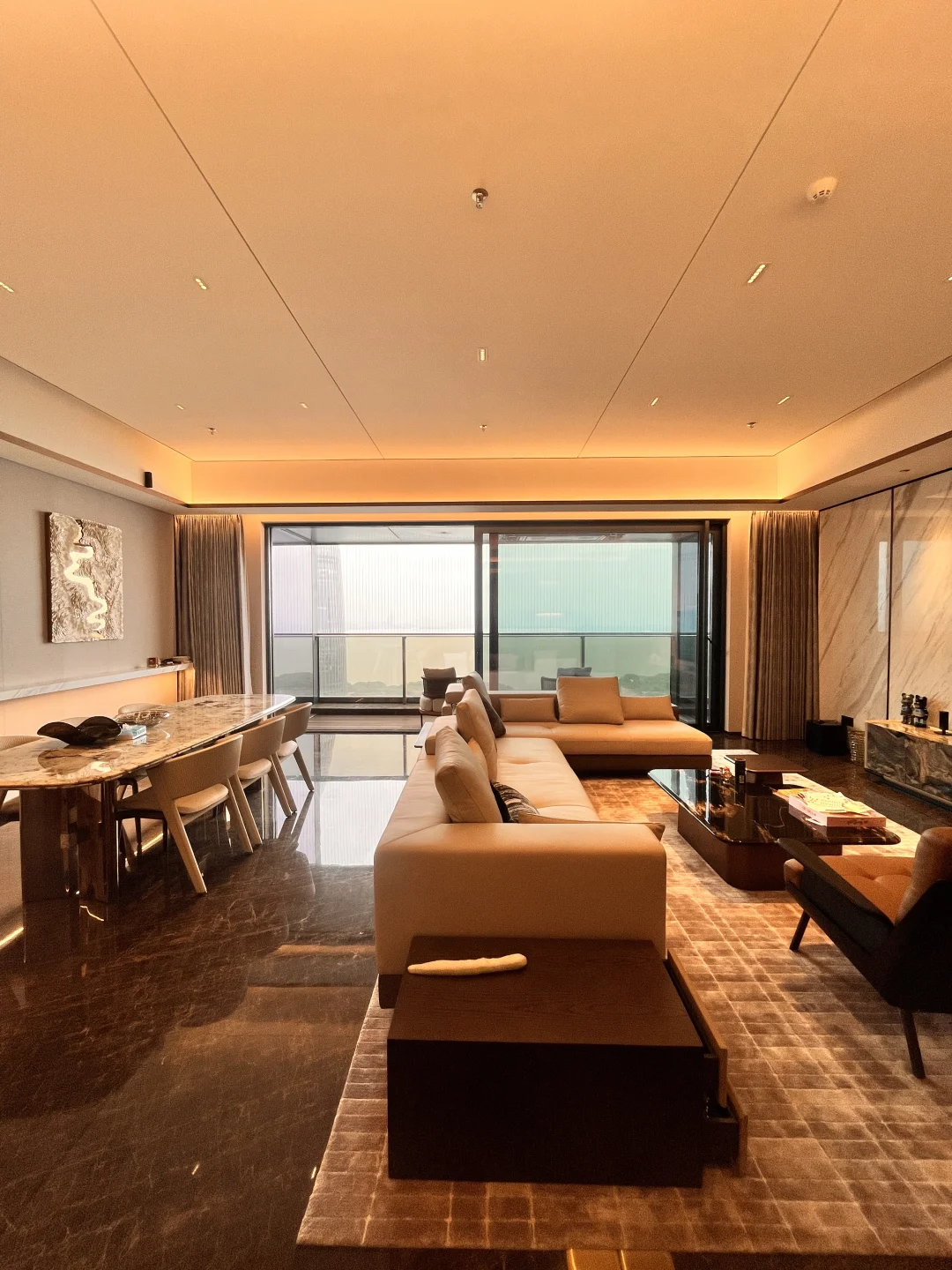 这是你和你闺蜜住深圳湾的豪宅，月租13W