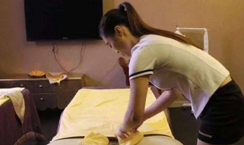 江西南昌，男子与按摩女是男女朋友，女子与他人约定200元交易后，男子偷偷跟随女子