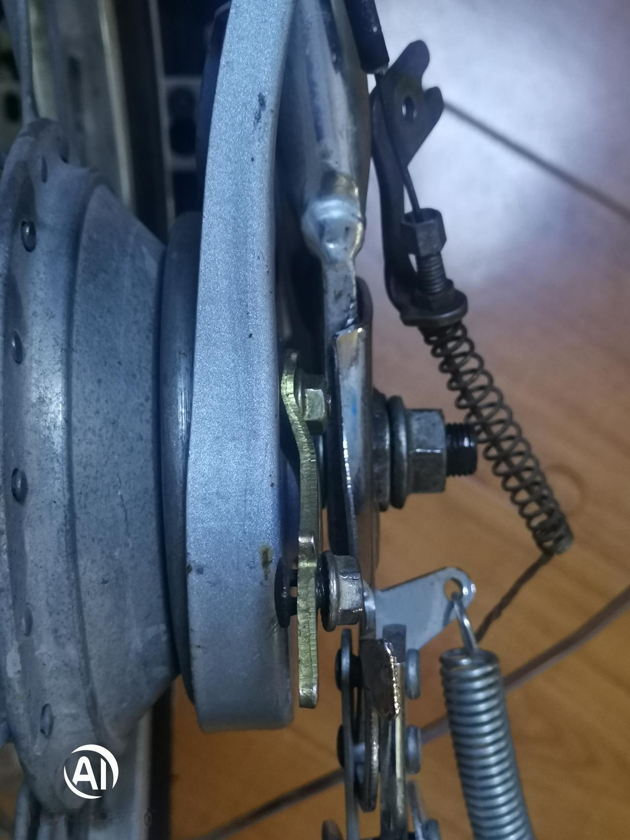 和手机发展类似，大家技术慢慢都掌握了，大疆当务之急是在软件方面实现超前创新，才能