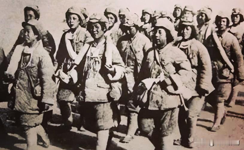 1933年冬，秦摩亚出生时，国民党对共产党人的搜捕和破坏并未停歇，白色恐怖并不是