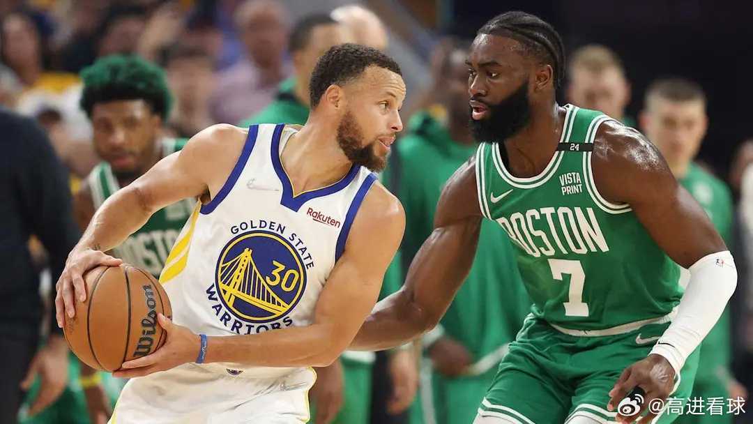 杰伦-布朗：库里是最难防守的球员，防他必须进行大量跑动篮球nba体育 凯尔特人锋