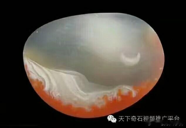 中秋节到了，请粉笔朋友们欣赏雨花石中的月圆。  ​ ​​​