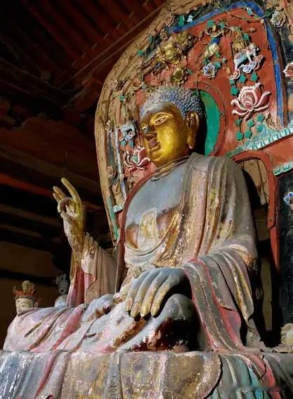 南禅寺｜中国现存最古老的唐代彩塑，就在这里
 
来到五台山，很多人直奔台怀镇的寺