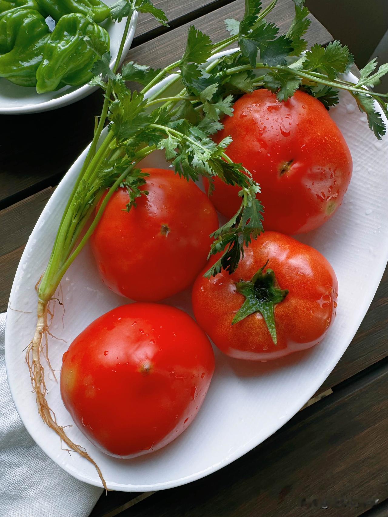 世界终于颠成了我不认识的样子，重婚丈夫带婆婆当庭给小三作证，你就说毁不毁三观。