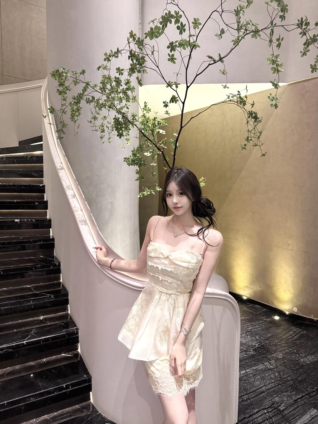 新中式给的清冷感