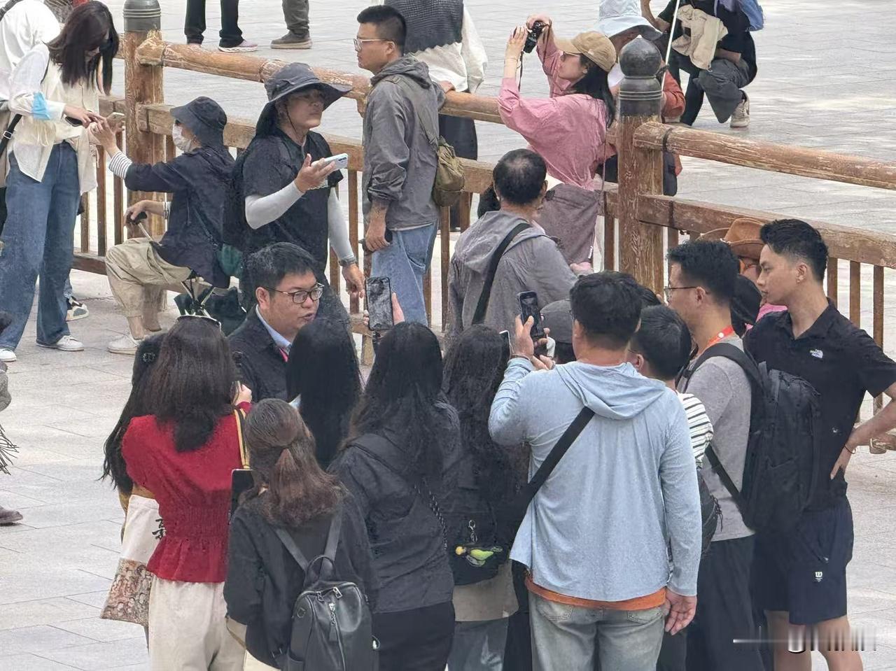 记者朋友们
太热情
中华文化扩大国际影响力
需要大家共同努力