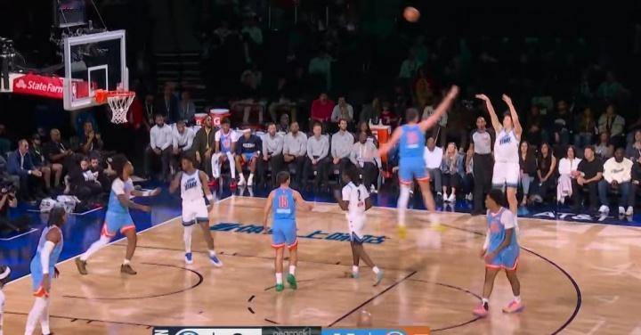 全明星新秀赛，杨瀚森登场就发挥，三分球右侧45度张手就有。今天有不少中国球员登场