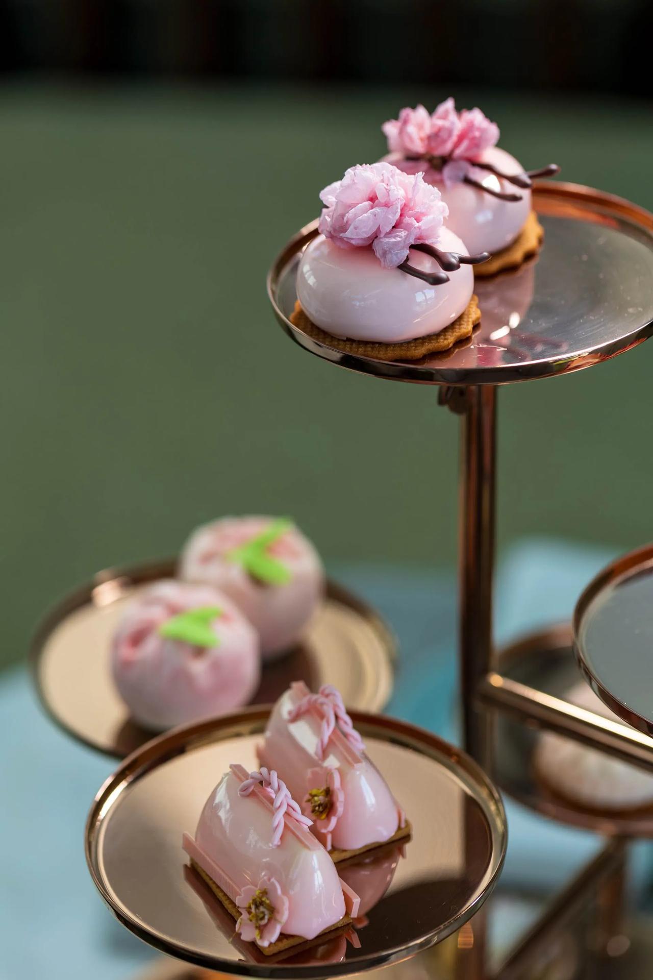 大连四季酒店41F大堂吧新推春季🌸樱花🌸限定下午茶☕️
毕业于蓝带国际学院的