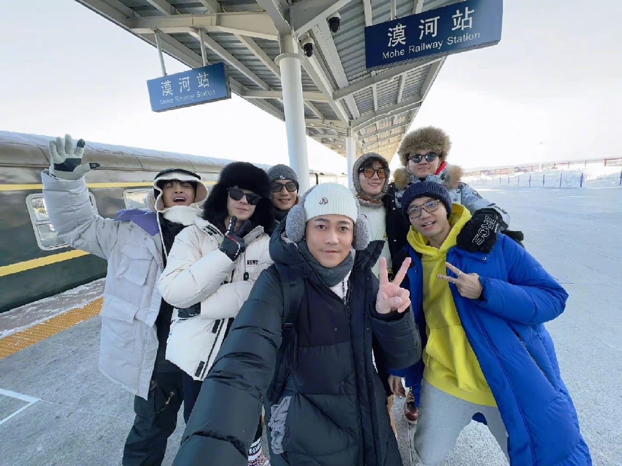 #陆虎谈朋友对自己的保护# 陆虎在#朋友请吃饭#谈到自己人生的宝藏是幼稚，还说自