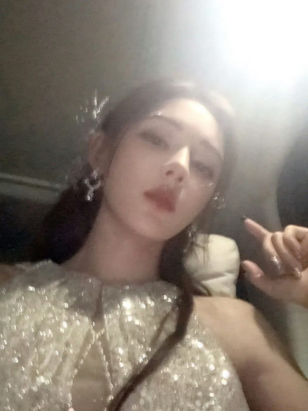 张予曦自拍真的太可爱了，被粉丝催了三天的自拍啊哈哈哈太可爱了 ​​​