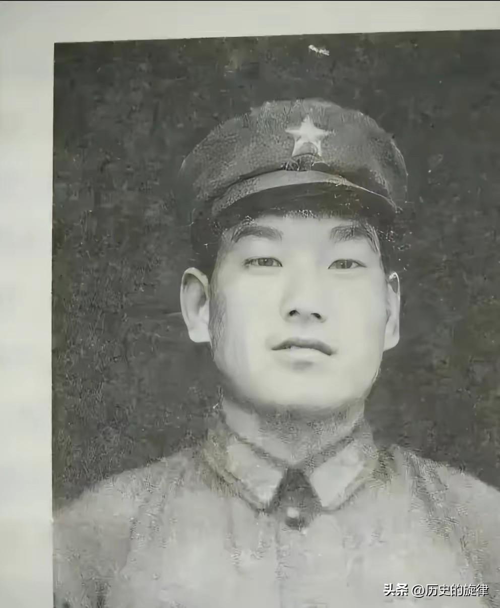 烈士长眠29年无家人祭扫，退伍战友千里奔赴：一根烟，敬我生死兄弟！
 
2013