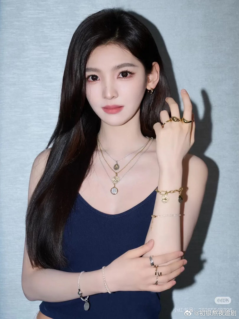 光看图我都没认出来这是章若楠吗我还以为是ai融脸 