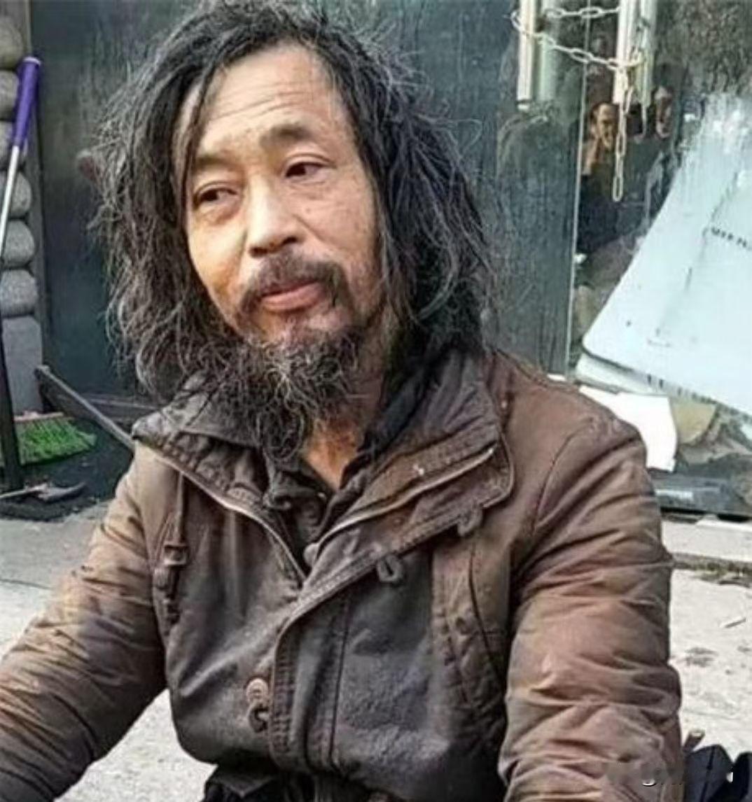 从上海街头流浪汉到比肩胡适的顶流网红，民间文化学者沈巍到底做对了什么？他做对了三