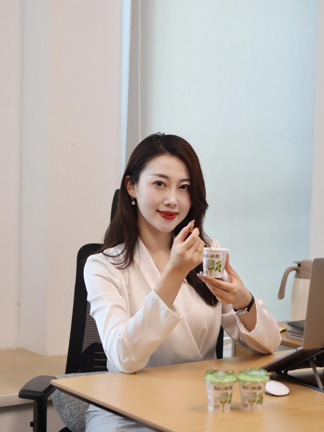 律师小姐姐｜在繁忙的工作中享受片刻愉悦