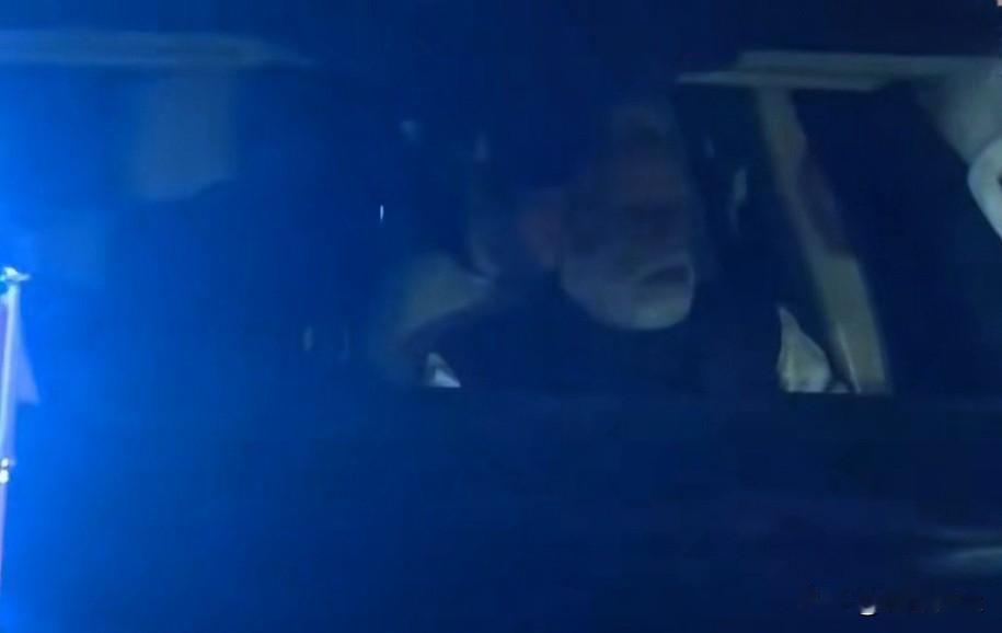 印度总理莫迪提前抵达新德里i机场准备迎接普京的到来。