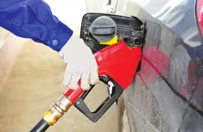 专家称燃油车退场论仍为时尚早新能源高歌猛进，燃油车就要“退休”了？别急！最新调研