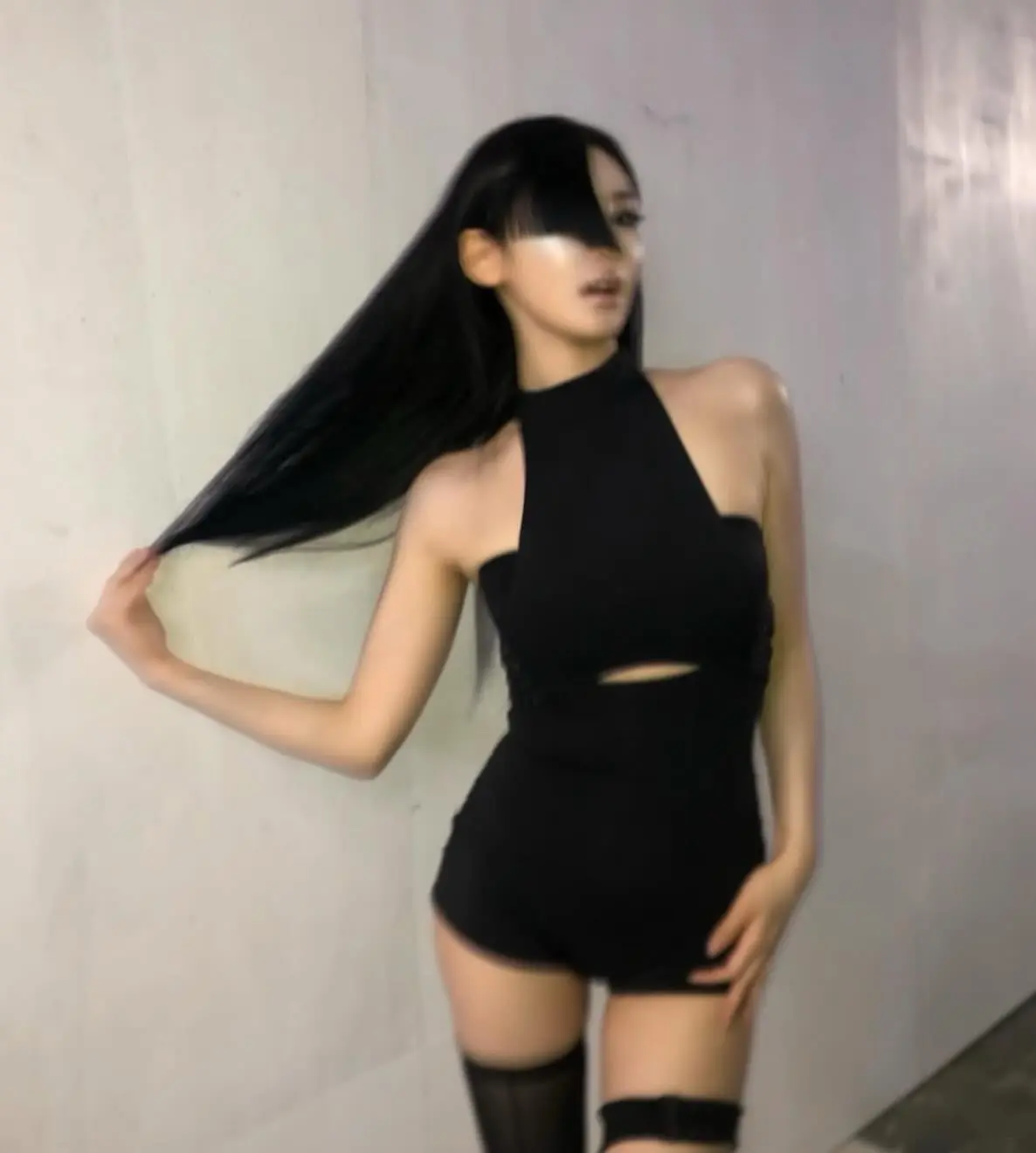 ⬛