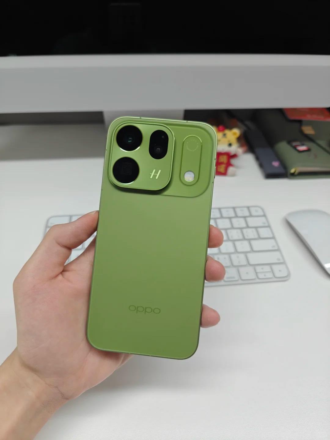 现在才买oppo find x10赢麻了，绿色太好看
刚刚oppo find x