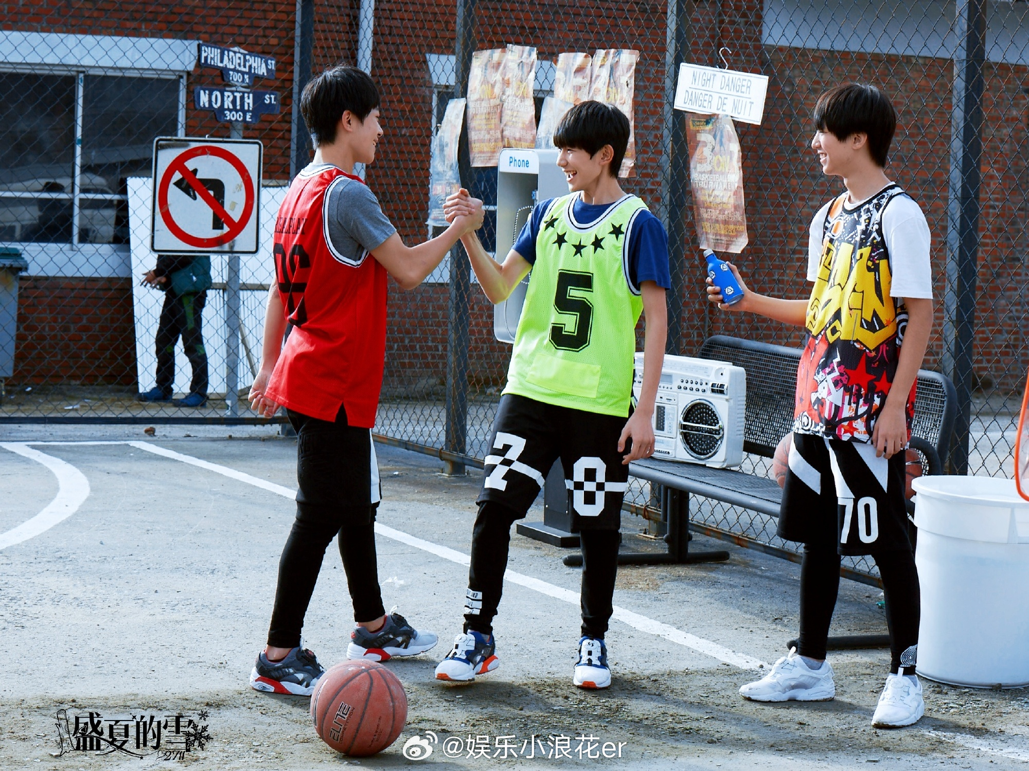 TFBOYS未公开定妆照 TFBOYS《我们的少年时代》和广告的未公开定妆照，又