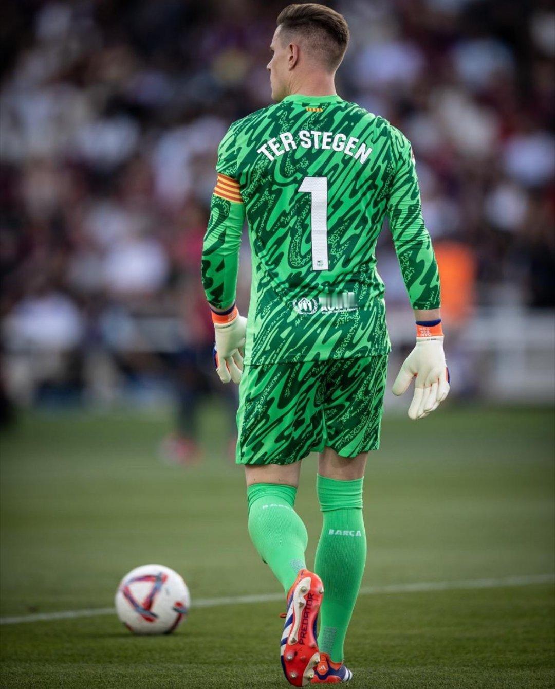 每体： 特尔施特根在捍卫与俱乐部2028年合同的斗争中毫不退缩，他知道在最终决定