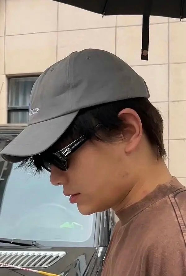 这是丁禹兮什么时候的状态  好割裂 ​​​