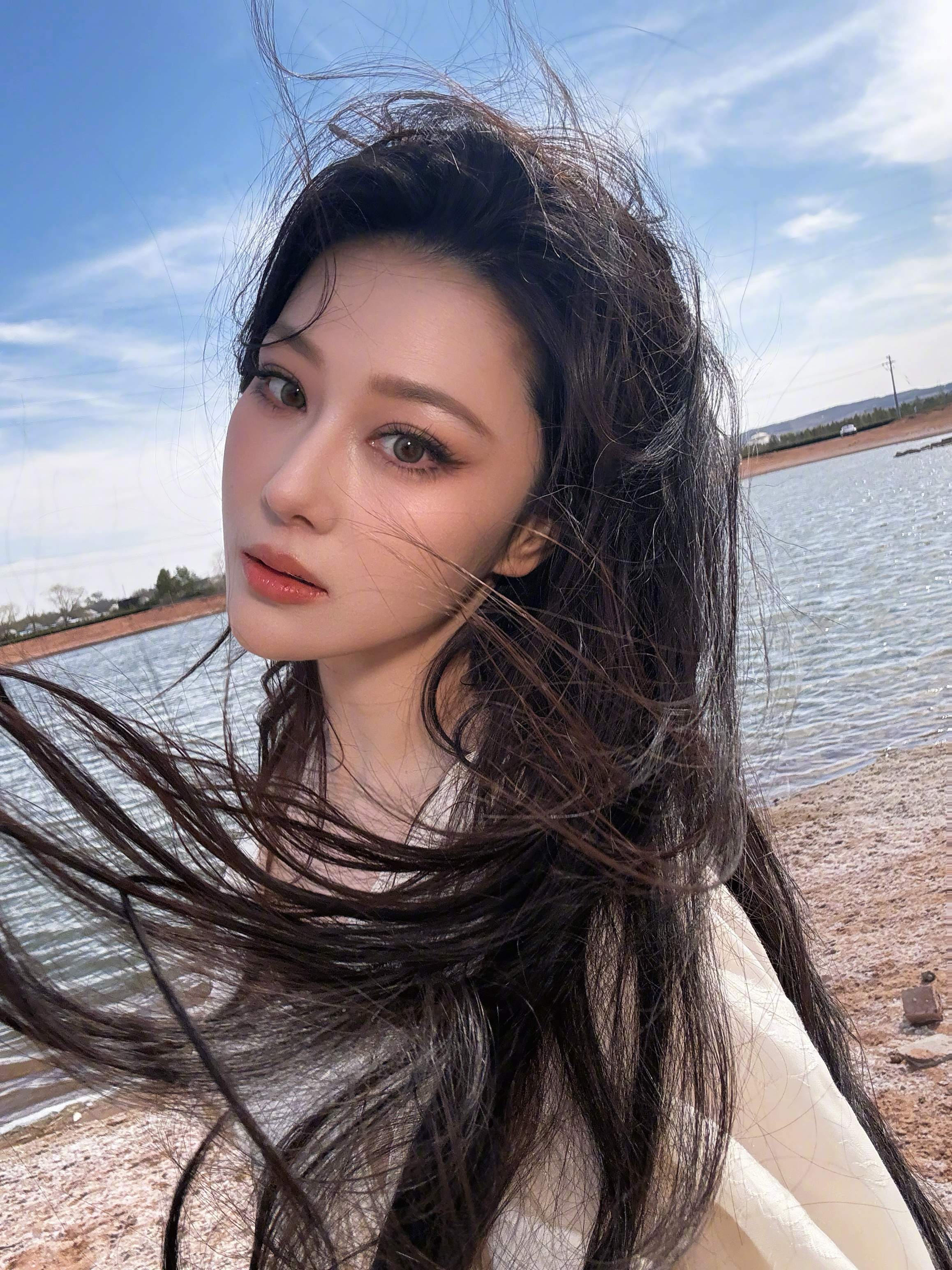 张馨予 